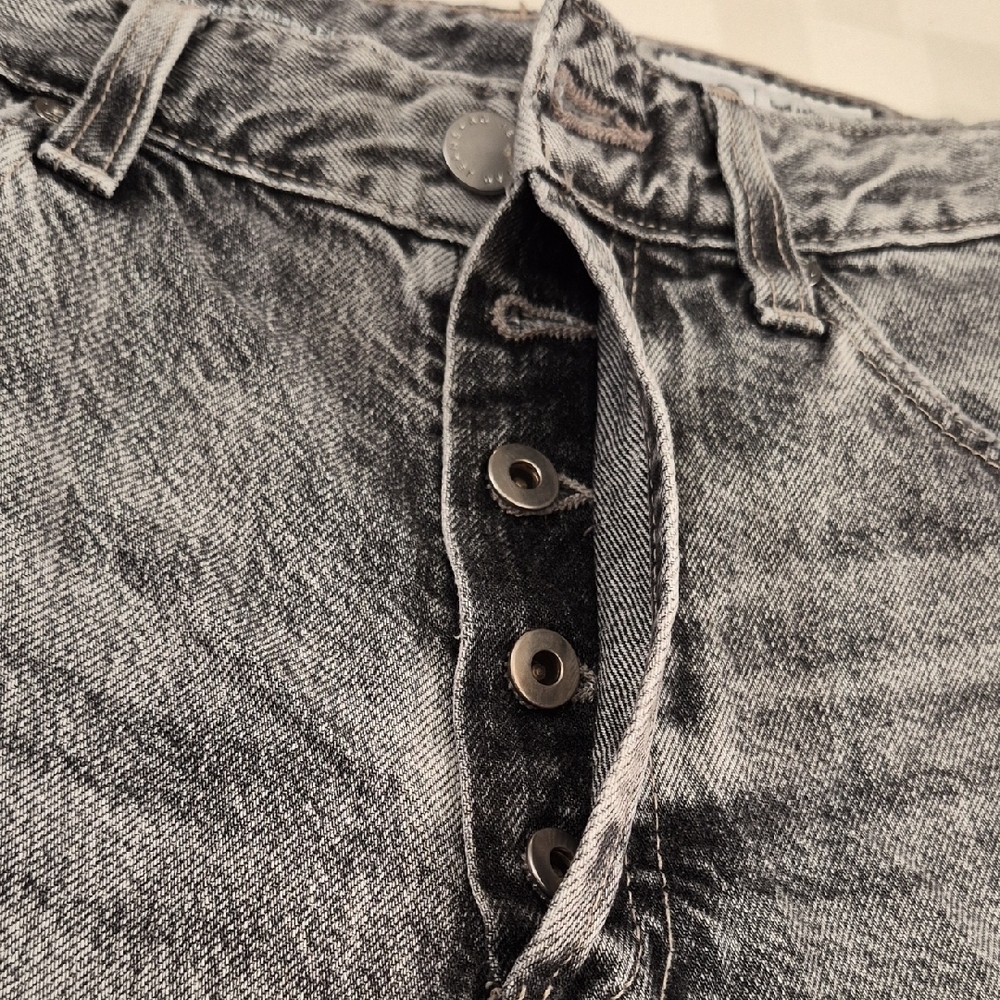 Woman's Gray Straight Jeans - Picture 3 of 16